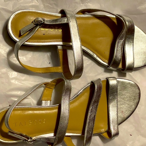 Talbots silver leather sandals, sz. 8, EUC - Picture 1 of 6